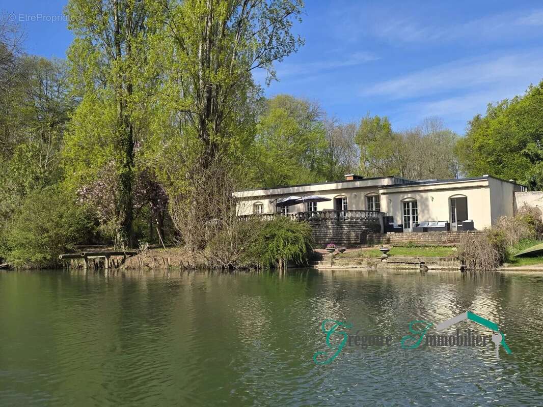 Maison à MONTIGNY-SUR-LOING