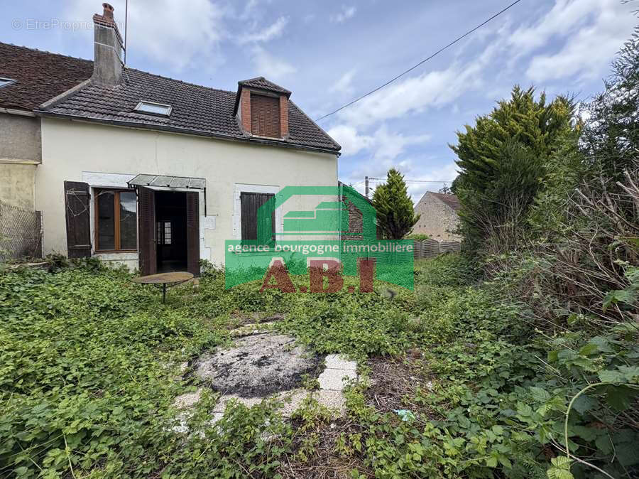 Maison à VARZY