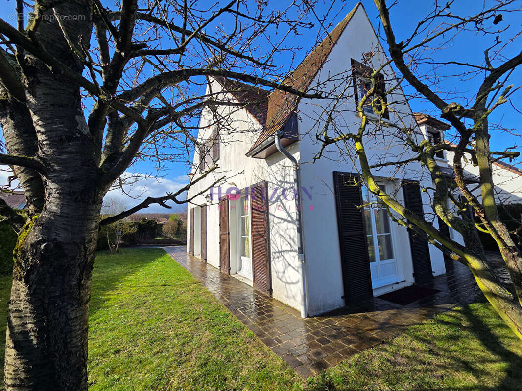Maison à LA CHAPELLE-EN-SERVAL