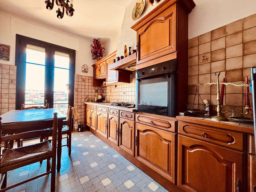 Appartement à MARSEILLE-8E