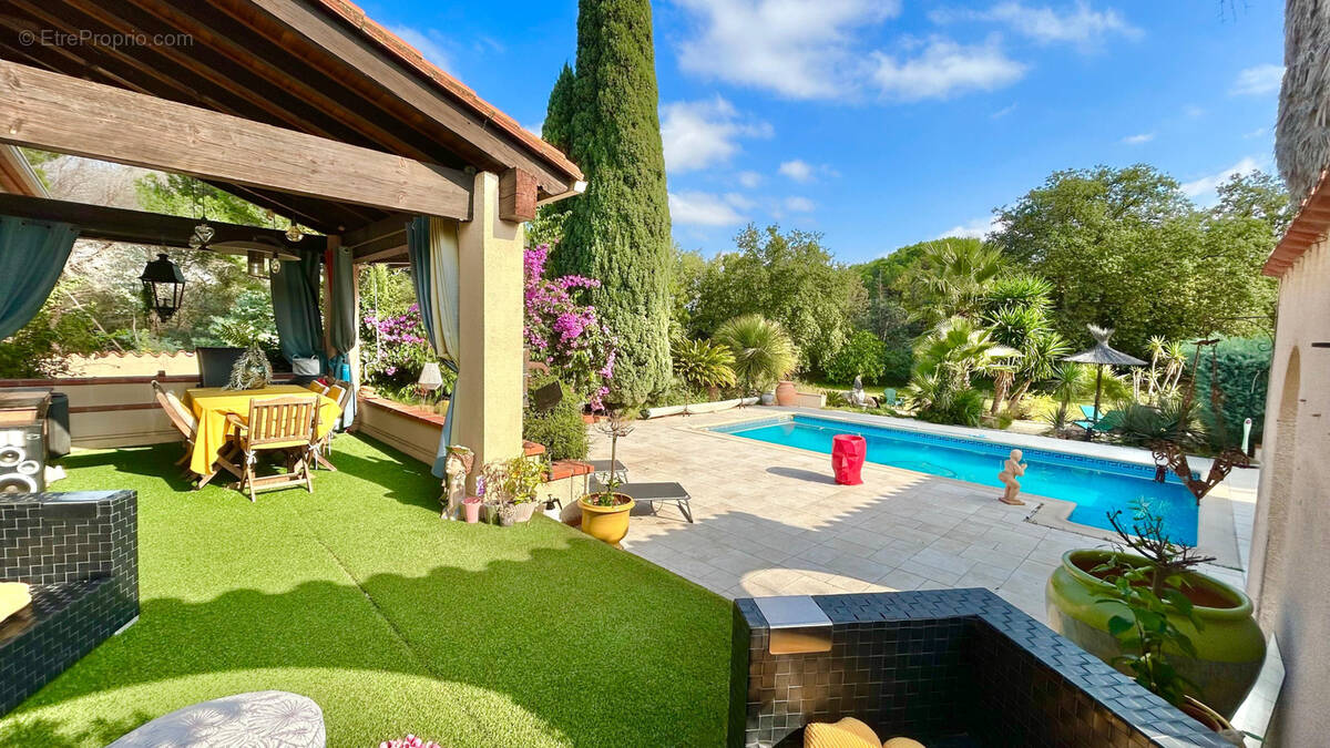 Maison à MONTESQUIEU-DES-ALBERES