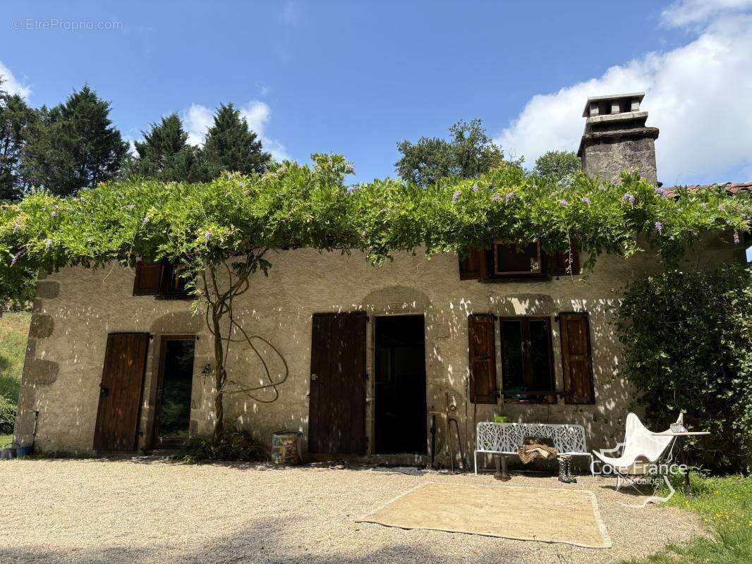 Ancien moulin avec droit d'eau et 2,2 hectares du terrain, C - photo 6