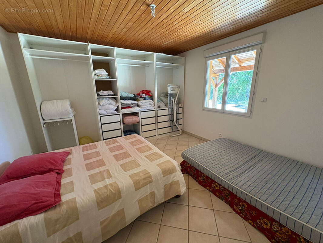 Maison 132 m² à Charnizay  - photo 6