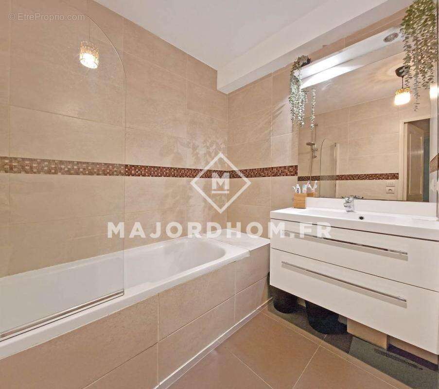 Appartement à MARSEILLE-2E