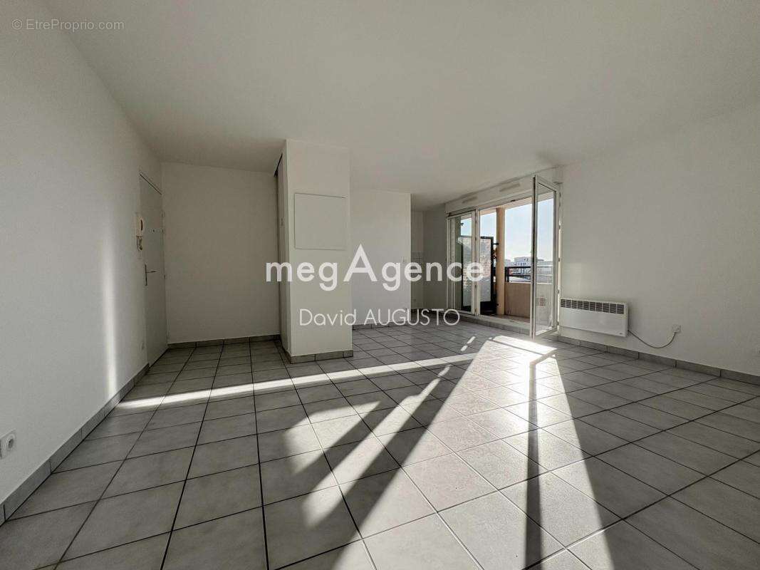 Appartement à LYON-8E