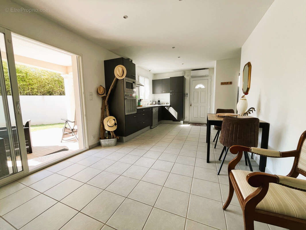 Maison à MESCHERS-SUR-GIRONDE