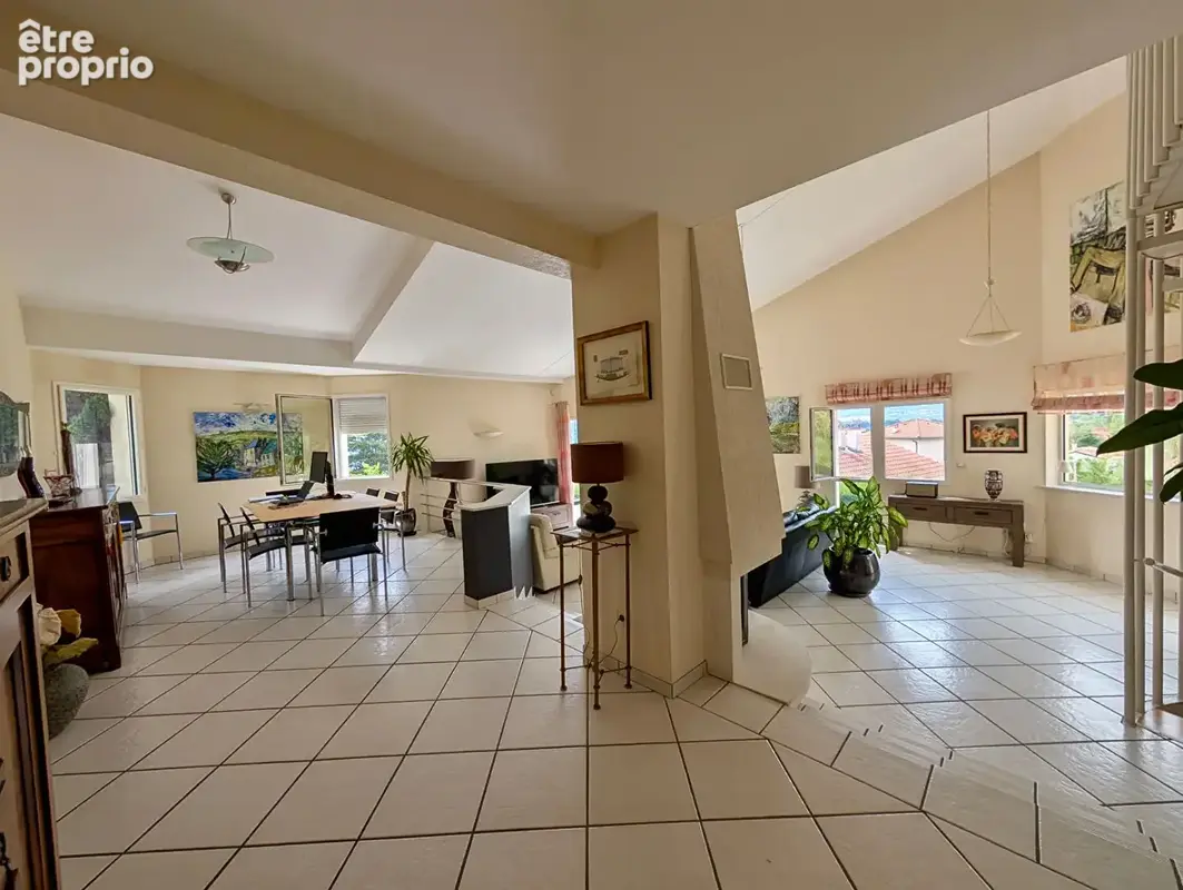 Ceyrat - Villa 240 m² avec extérieurs - photo 2