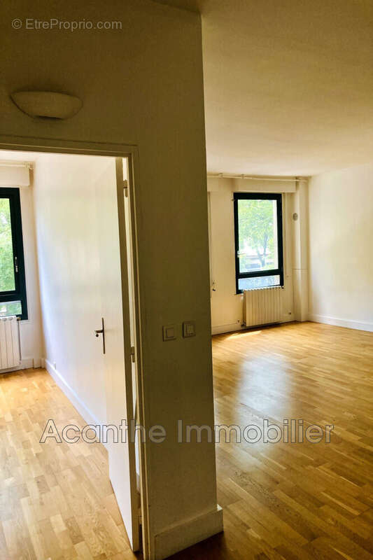 Appartement à PARIS-16E