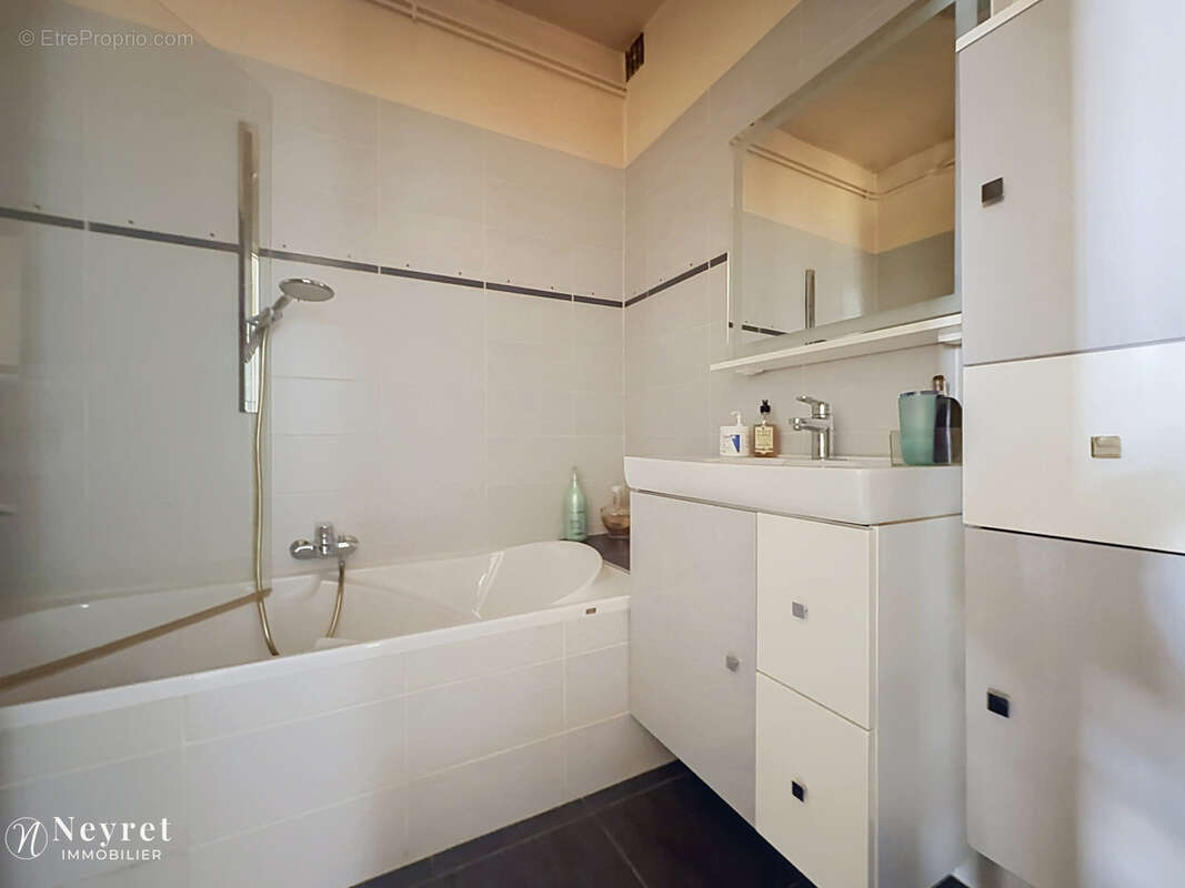 Appartement à SAINT-ETIENNE