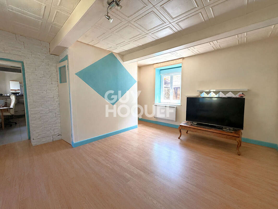 Maison de 150m² à Montromant - photo 2