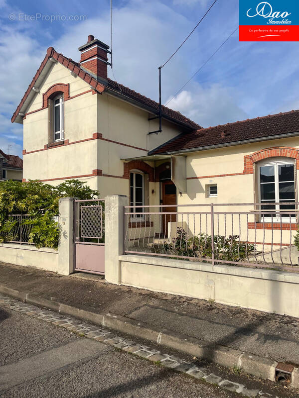 Maison à SAINTE-SAVINE