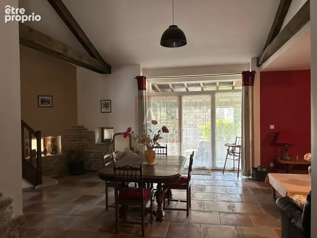 Maison en pierres de 250 m2 entièrement rénovée - photo 5