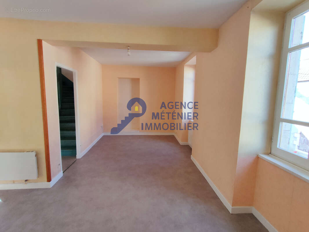 Appartement à SAINT-POURCAIN-SUR-SIOULE