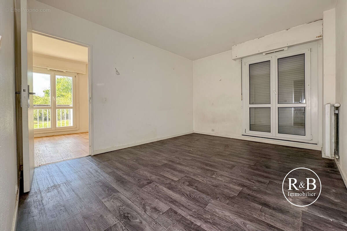 Appartement à LES CLAYES-SOUS-BOIS