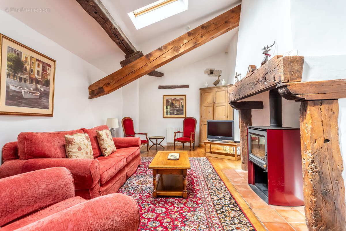 Maison à MONTAIGU-DE-QUERCY