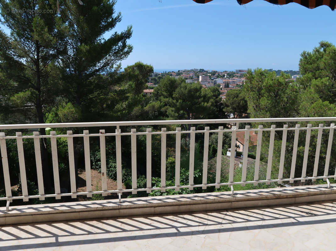 Appartement à LE CANNET