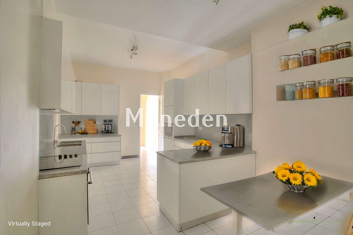 Appartement à NEUILLY-SUR-SEINE