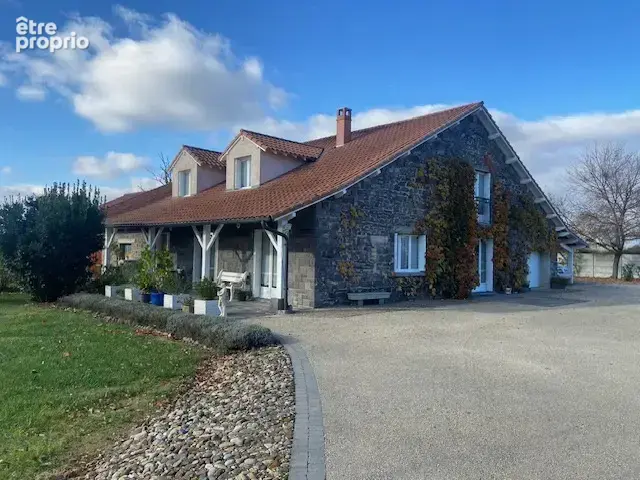 Charmante propriété avec dépendances sur terrain de 4959 M2 - photo 4