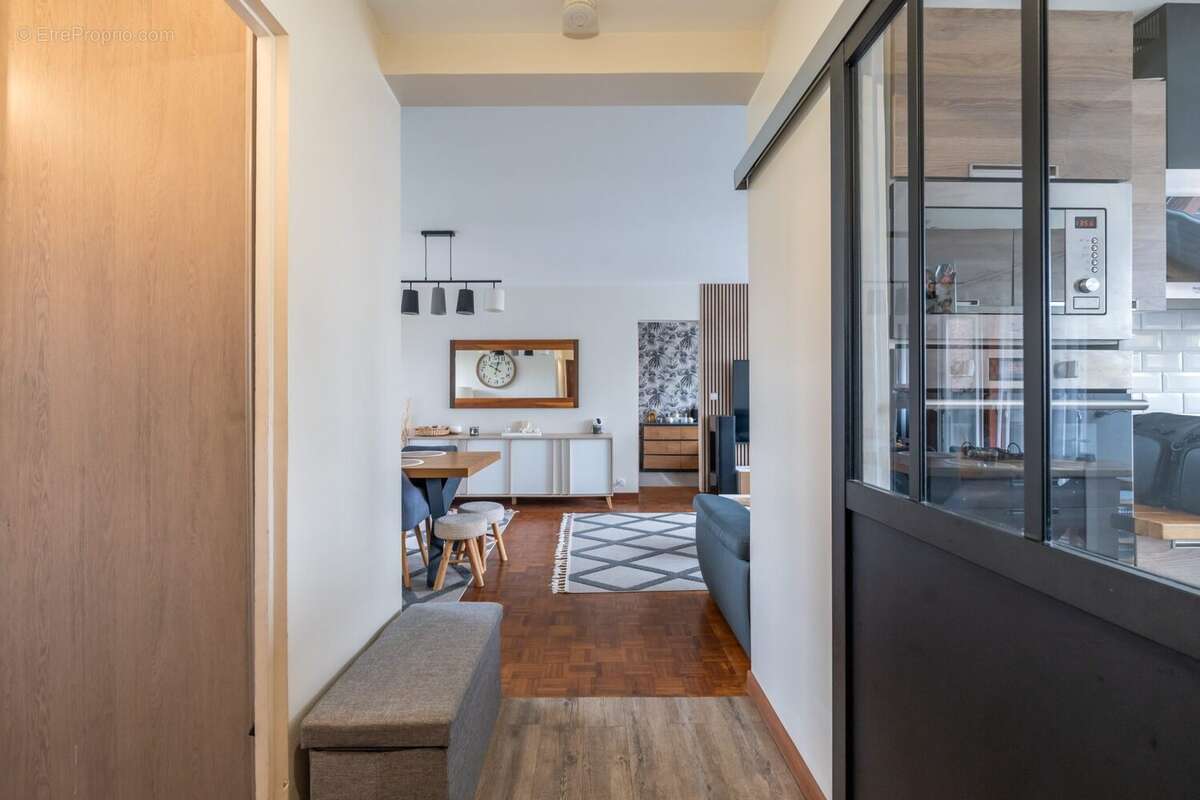 Appartement à LES PAVILLONS-SOUS-BOIS