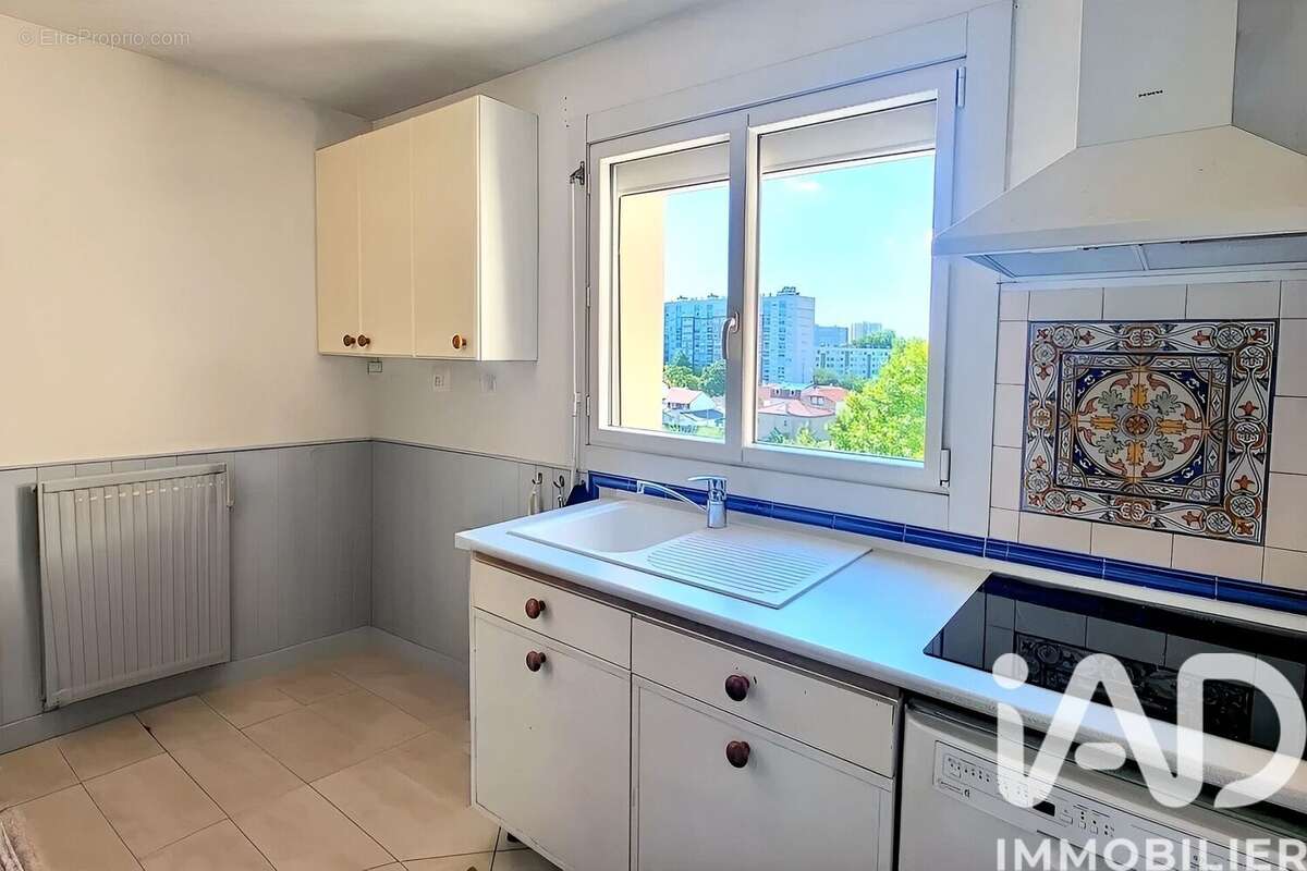 Photo 4 - Appartement à GENNEVILLIERS