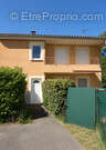 Appartement à ENTRAIGUES-SUR-LA-SORGUE