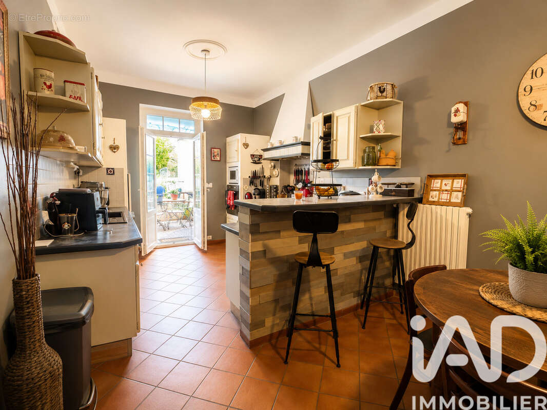 Maison 162 m² à Malemort-Du-Comtat  - photo 6