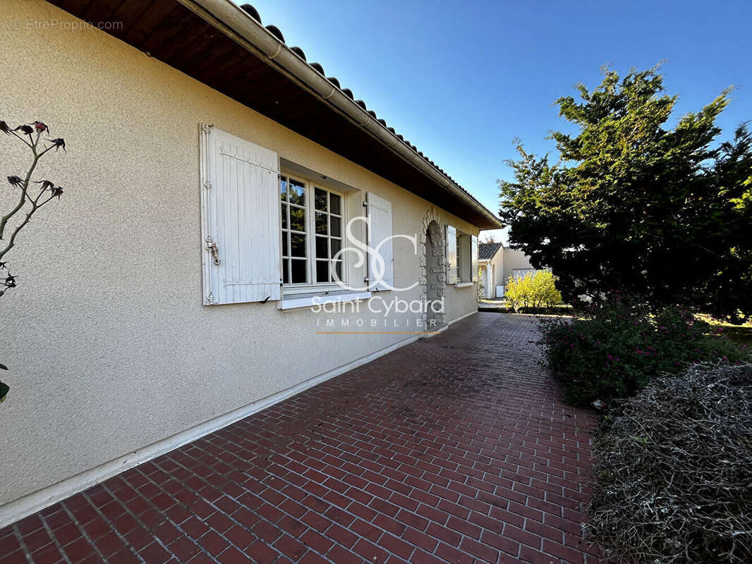 Maison à SAINT-YRIEIX-SUR-CHARENTE