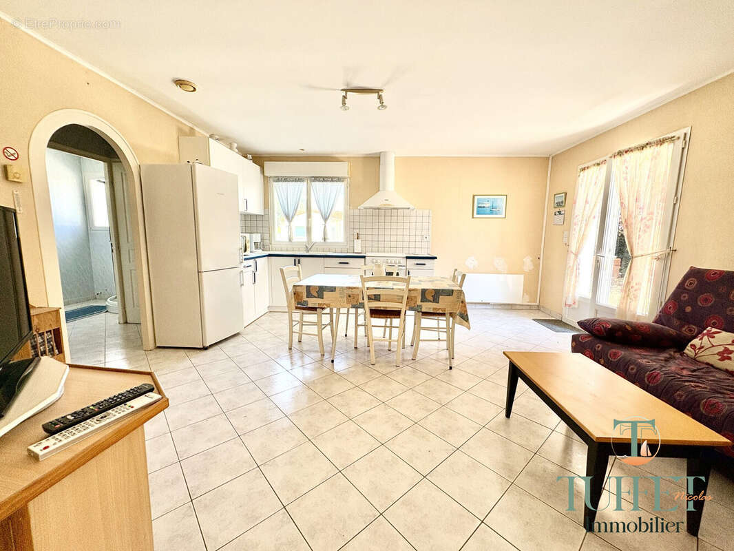 Maison 88 m² à La Tremblade  - photo 6