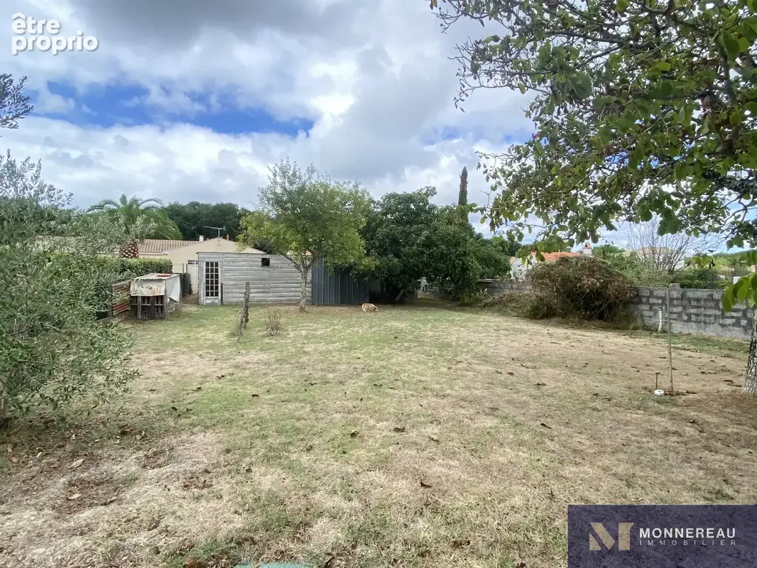 Terrain constructible de 984 m2 avec maisonnette - photo 10