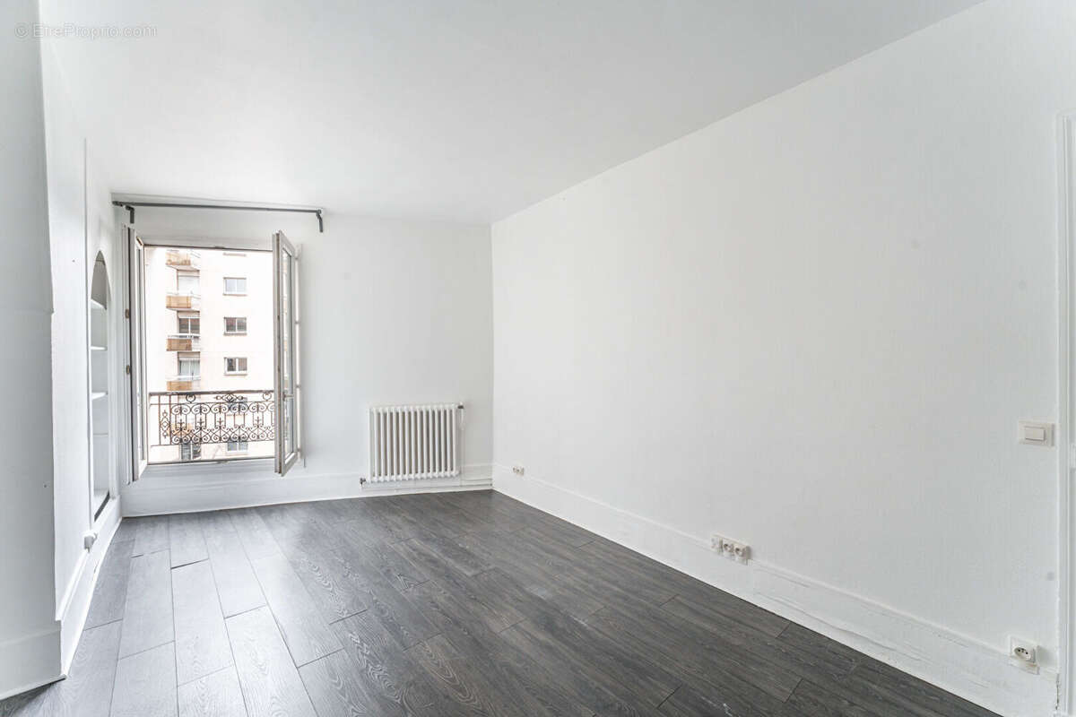 Appartement à PARIS-15E