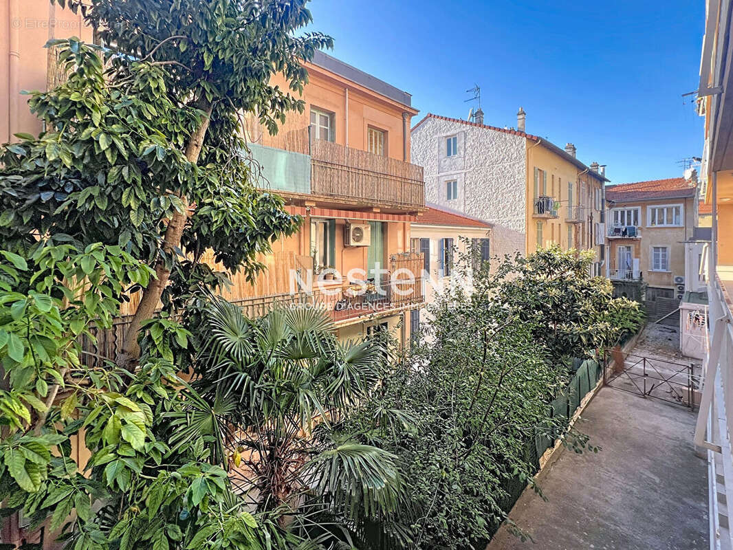 Appartement à VALLAURIS