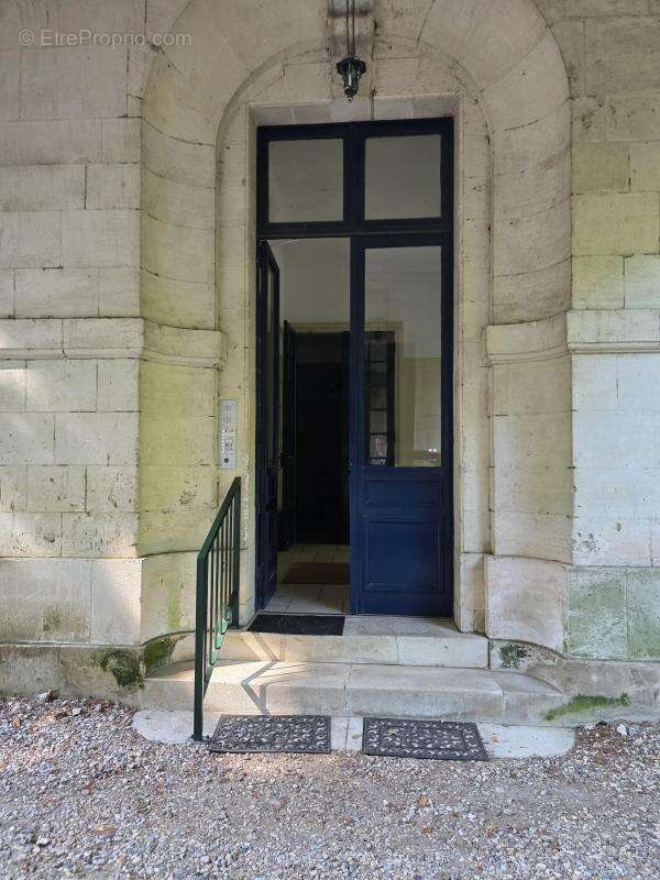 Appartement à GRUCHET-LE-VALASSE