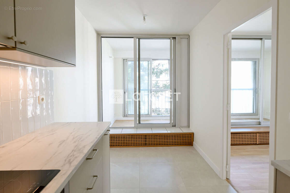 Appartement à PARIS-20E