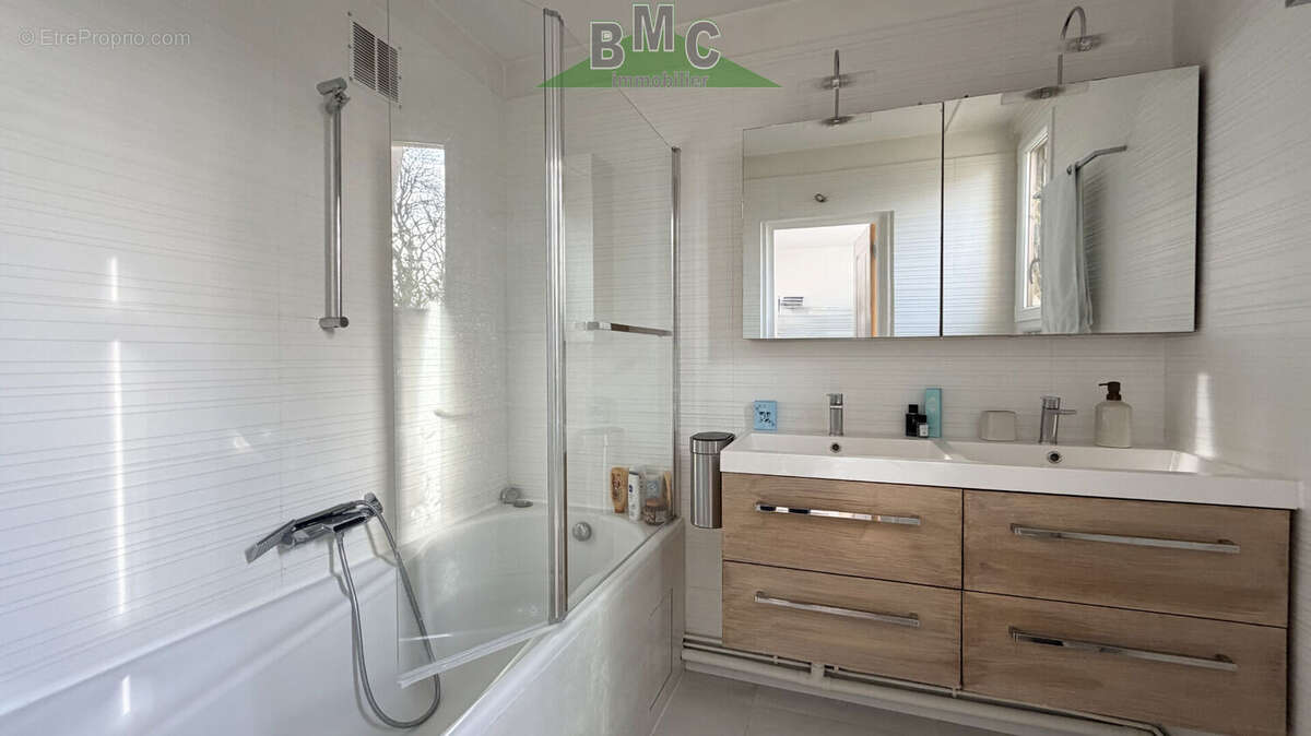 Appartement à LE PLESSIS-BOUCHARD