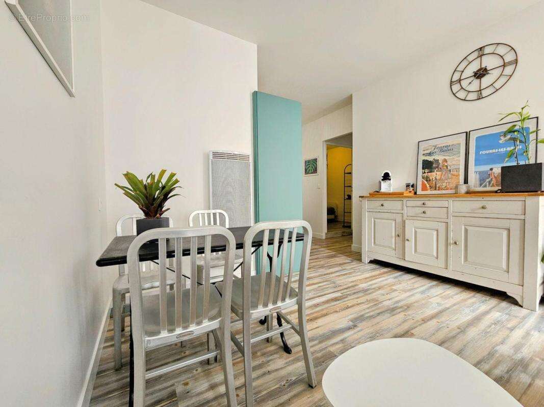 Appartement à FOURAS