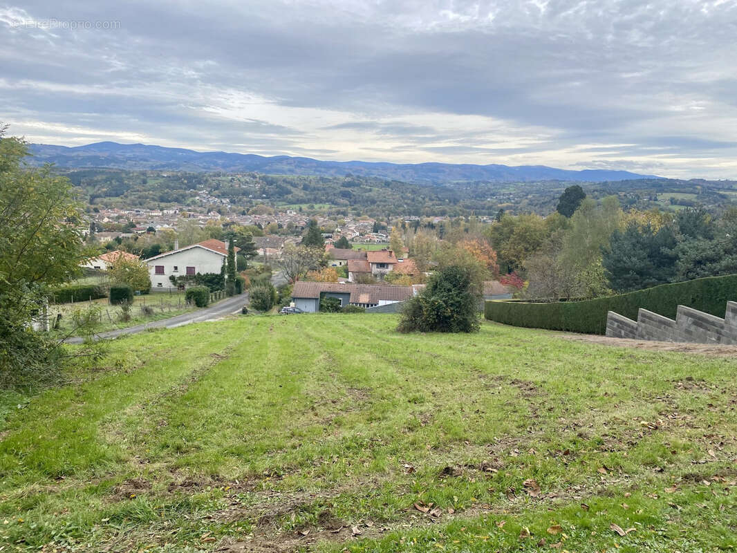 Terrain à COURPIERE