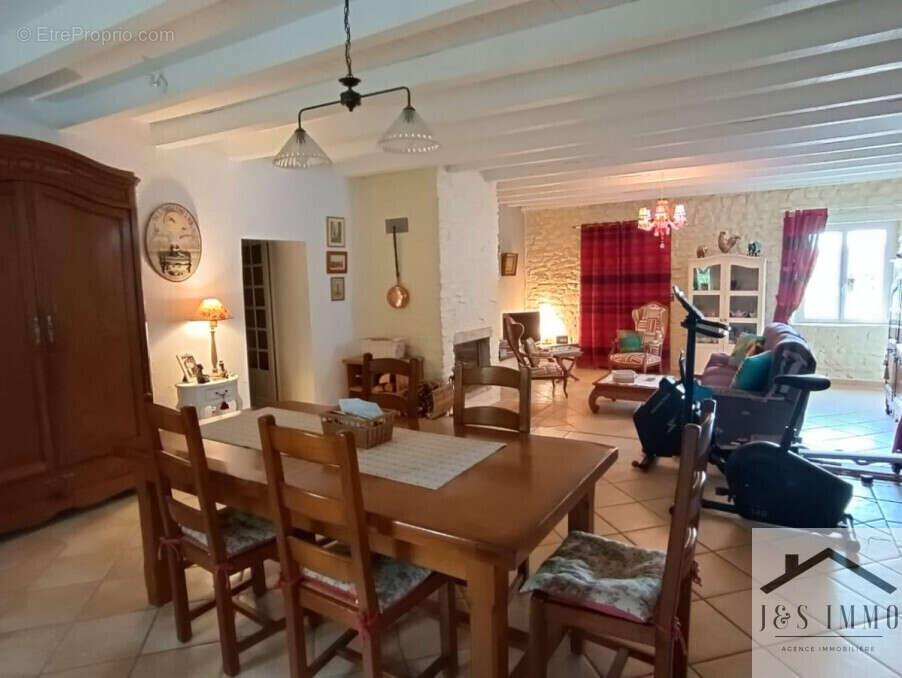 Maison à SAINT-MARY