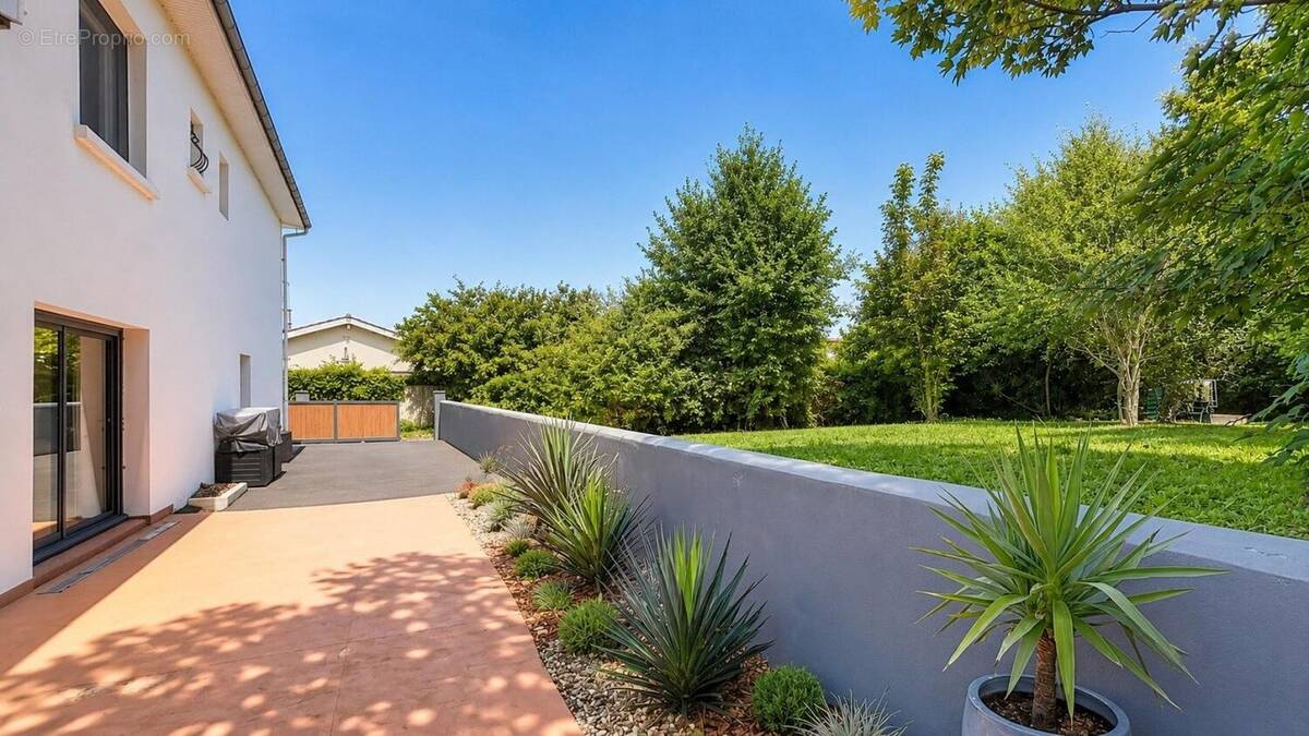 Photo 1 - Appartement à AMBARES-ET-LAGRAVE