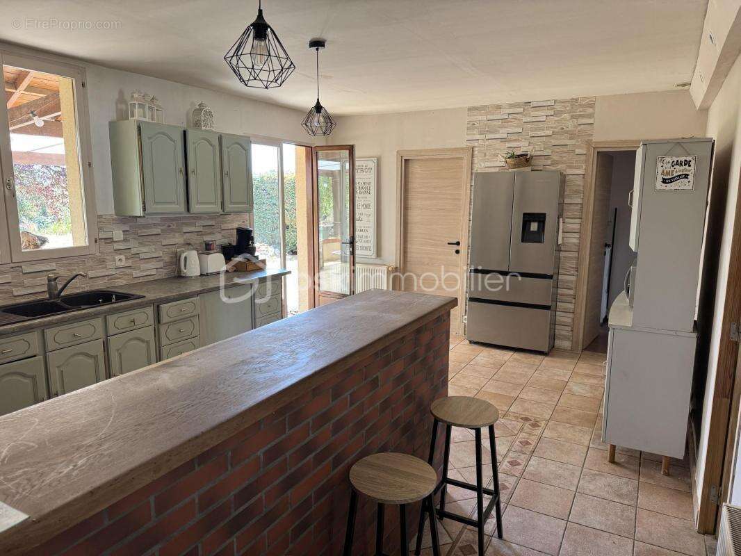 Maison familiale de 162m²- terrain de 1829m² - photo 4