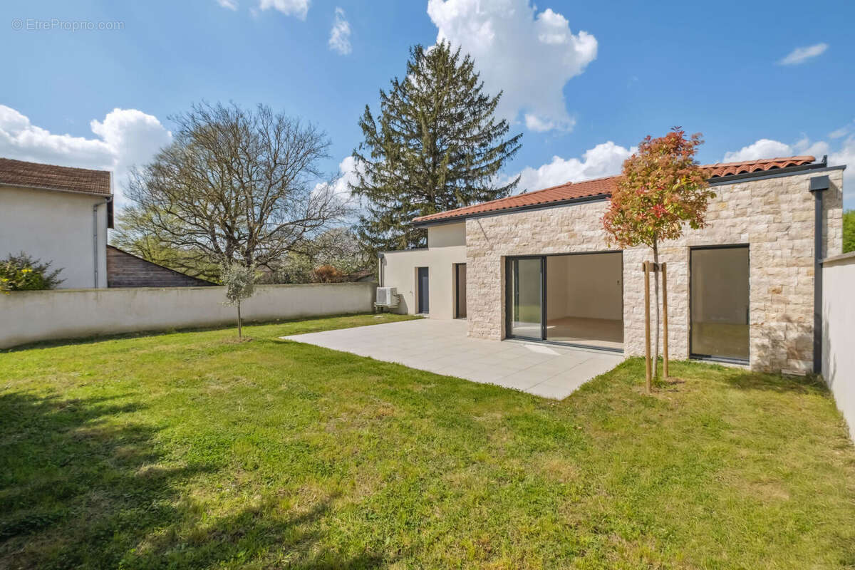 Photo 2 - Maison à MARENNES