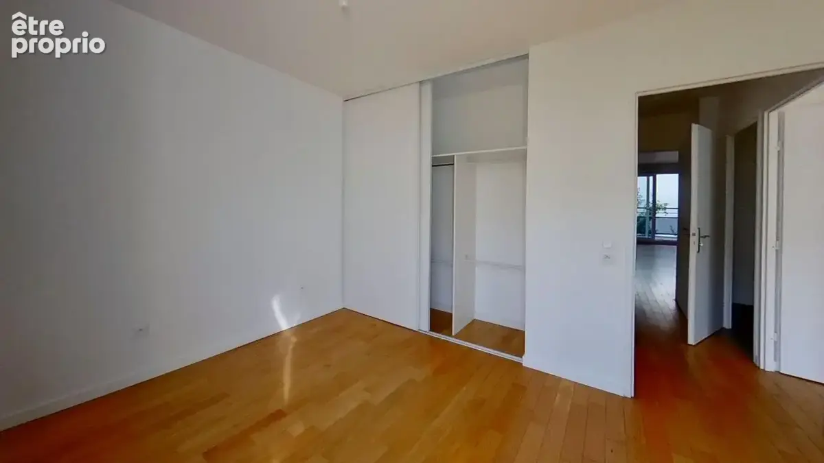 Appartement 3 pièces traversant avec balcon – Quartier des Coutures – Métro Robespierre à 400 m - photo 12