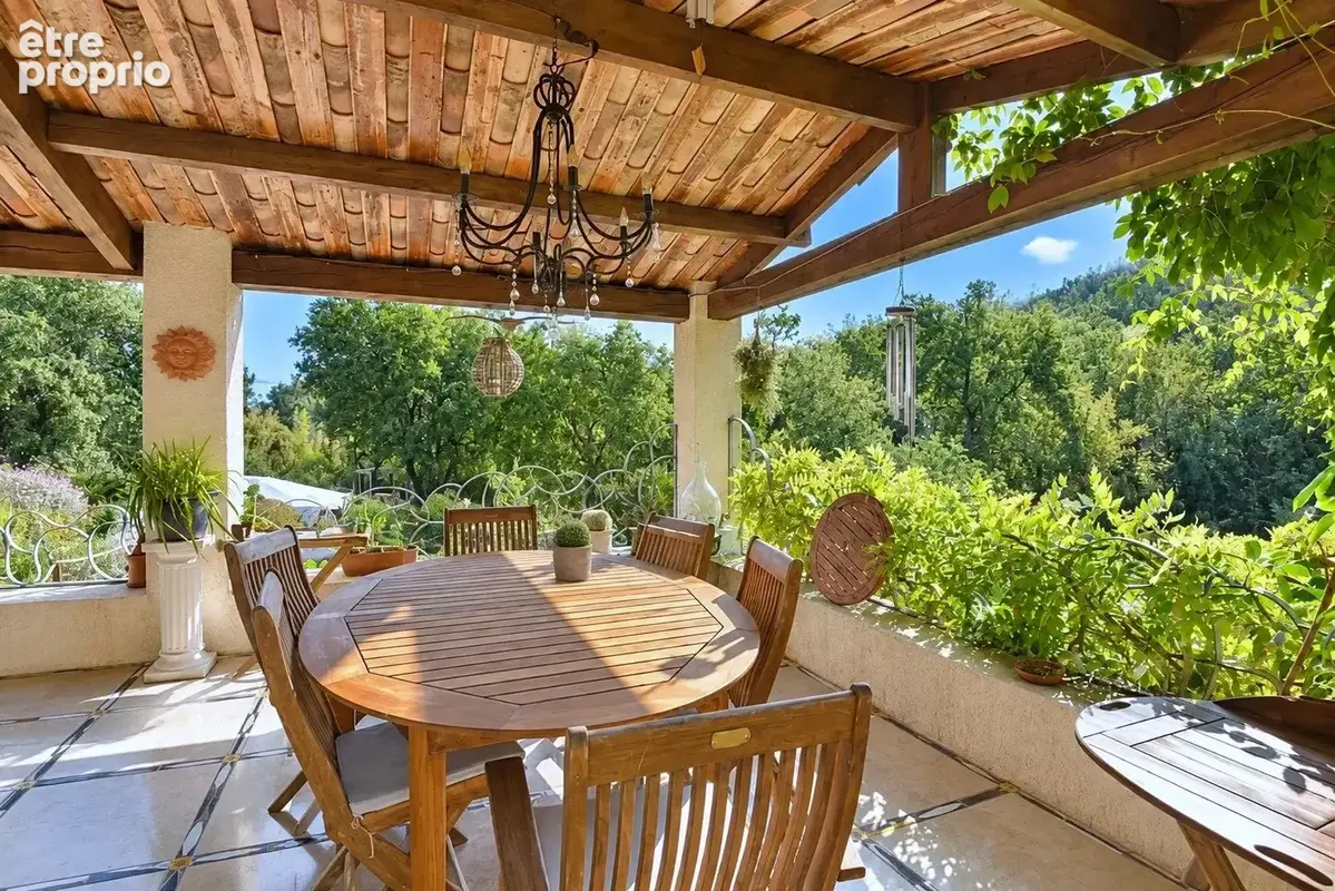 Tourrettes – Villa 220 m² avec piscine, studio indépendant et terrain de 5 840 m² - photo 7