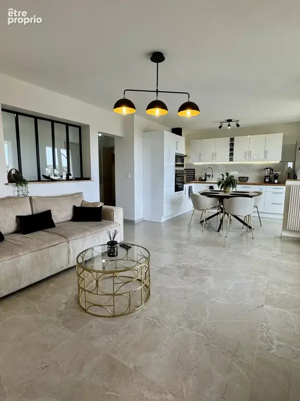 Appartement à YZEURE