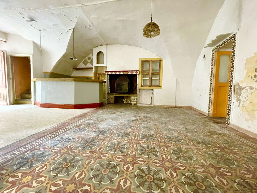 Maison à MONTPEYROUX