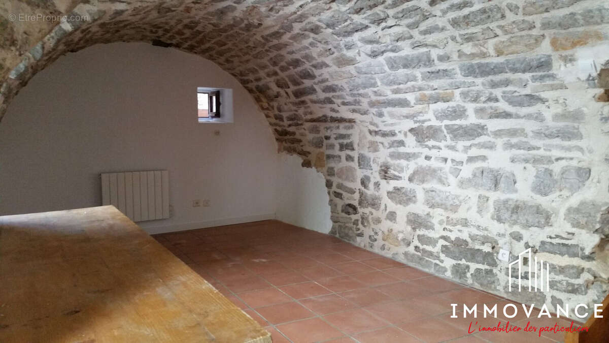 Maison à VIOLS-LE-FORT