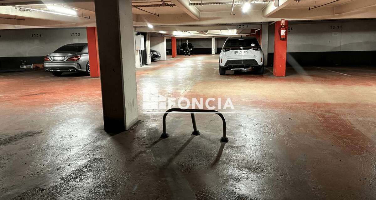 Parking à PARIS-10E