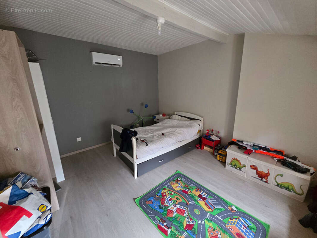 Maison à SAINTE-BAZEILLE