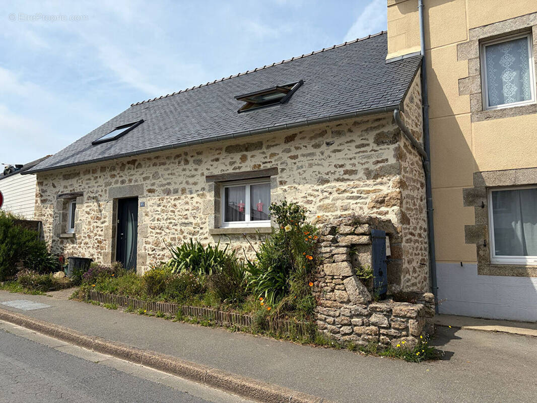 Maison à PLOUVIEN