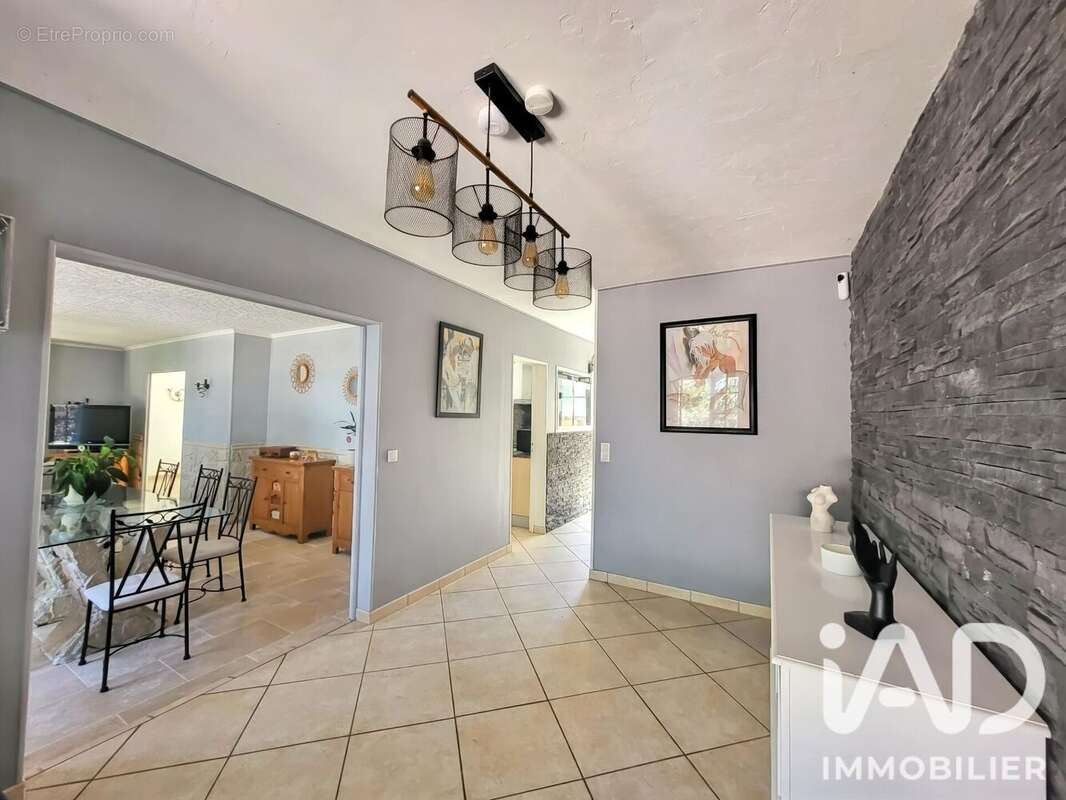 Maison 251 m² à Seraincourt  - photo 4
