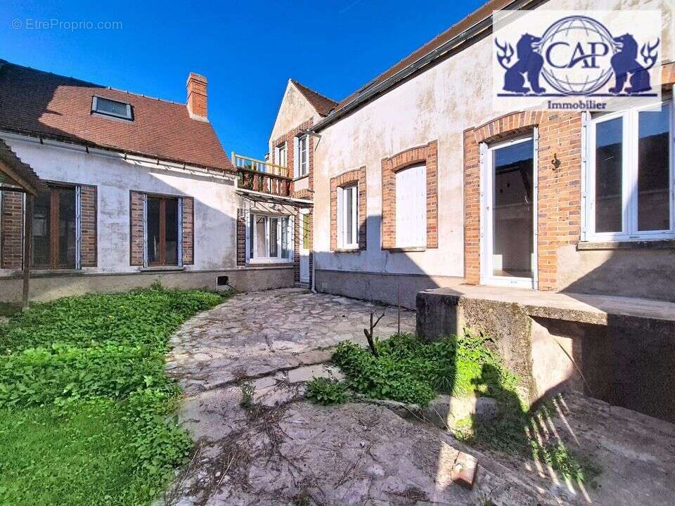 Maison à PONT-SUR-YONNE